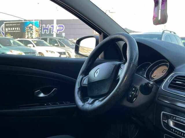 Серый Рено Меган, объемом двигателя 1.9 л и пробегом 265 тыс. км за 5440 $, фото 12 на Automoto.ua