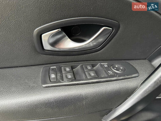 Сірий Рено Меган, об'ємом двигуна 1.5 л та пробігом 218 тис. км за 7200 $, фото 49 на Automoto.ua