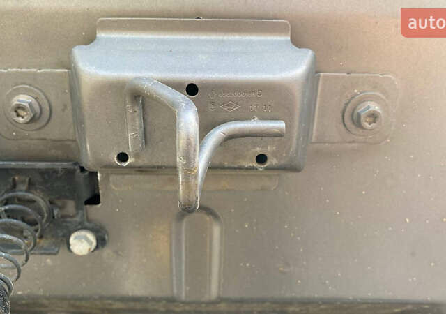 Серый Рено Меган, объемом двигателя 1.5 л и пробегом 151 тыс. км за 7800 $, фото 23 на Automoto.ua