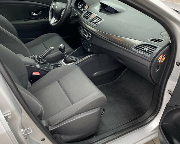 Сірий Рено Меган, об'ємом двигуна 1.5 л та пробігом 277 тис. км за 6999 $, фото 16 на Automoto.ua