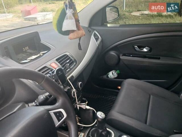 Серый Рено Меган, объемом двигателя 1.6 л и пробегом 270 тыс. км за 6400 $, фото 7 на Automoto.ua