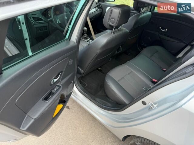 Серый Рено Меган, объемом двигателя 1.46 л и пробегом 218 тыс. км за 8000 $, фото 14 на Automoto.ua