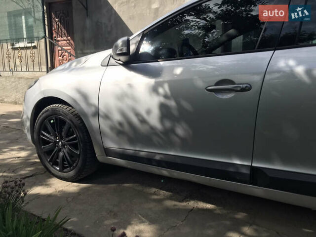 Рено Меган 2011 в Любаре на Automoto.ua Серый Рено Меган, объемом двигателя 1.46 л и пробегом 308 тыс. км за 6800 $, фото 19 на Automoto.ua