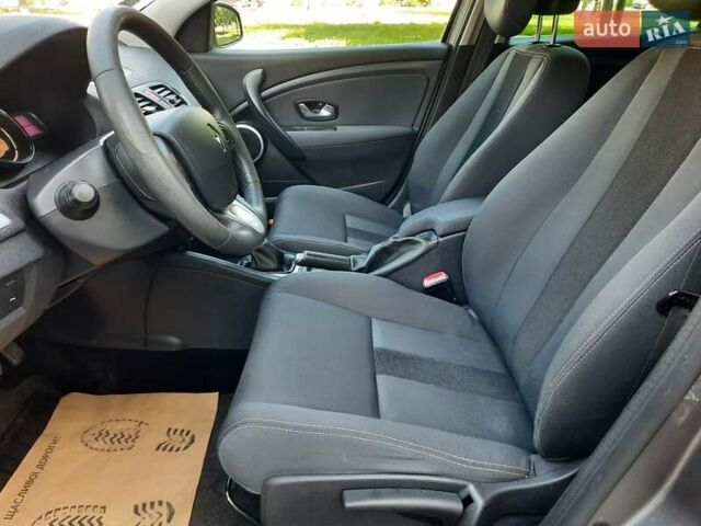 Серый Рено Меган, объемом двигателя 1.6 л и пробегом 194 тыс. км за 8100 $, фото 42 на Automoto.ua