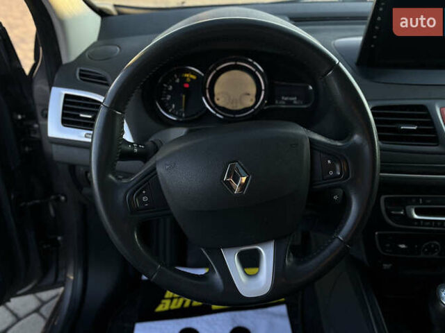 Сірий Рено Меган, об'ємом двигуна 1.46 л та пробігом 208 тис. км за 7800 $, фото 9 на Automoto.ua