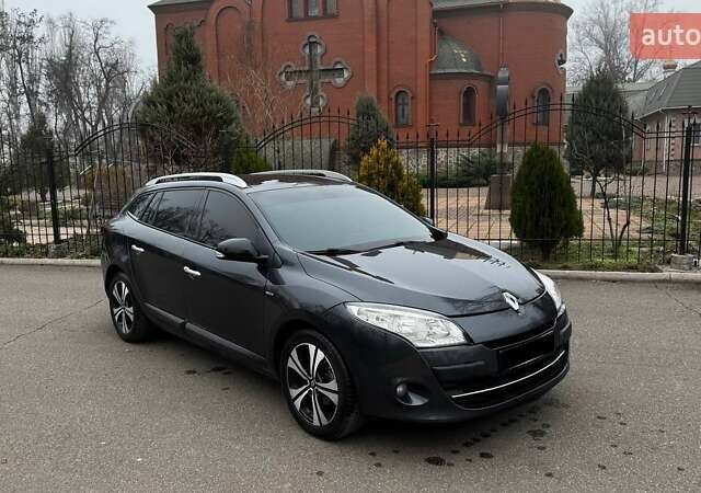 Серый Рено Меган, объемом двигателя 1.46 л и пробегом 193 тыс. км за 7999 $, фото 1 на Automoto.ua