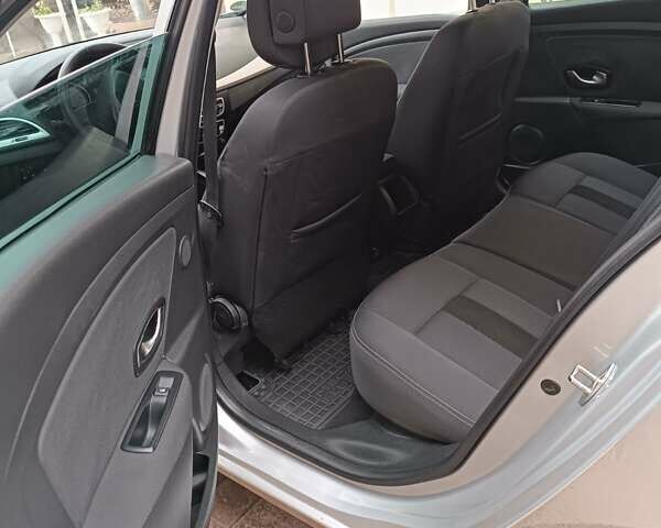 Серый Рено Меган, объемом двигателя 1.46 л и пробегом 227 тыс. км за 7200 $, фото 7 на Automoto.ua