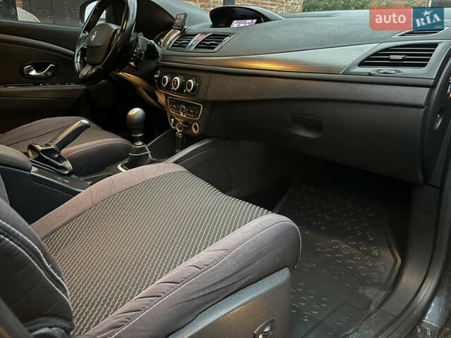 Серый Рено Меган, объемом двигателя 1.46 л и пробегом 266 тыс. км за 6800 $, фото 8 на Automoto.ua