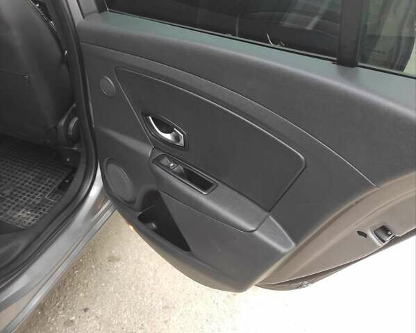 Серый Рено Меган, объемом двигателя 1.5 л и пробегом 299 тыс. км за 8000 $, фото 17 на Automoto.ua