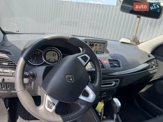 Серый Рено Меган, объемом двигателя 2 л и пробегом 198 тыс. км за 7500 $, фото 5 на Automoto.ua