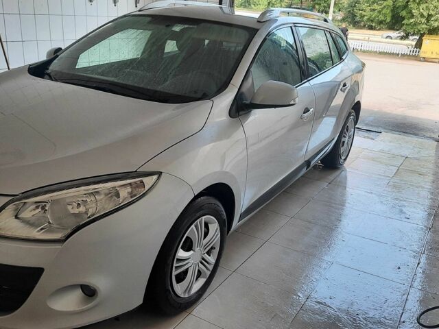 Серый Рено Меган, объемом двигателя 1.5 л и пробегом 179 тыс. км за 7175 $, фото 7 на Automoto.ua