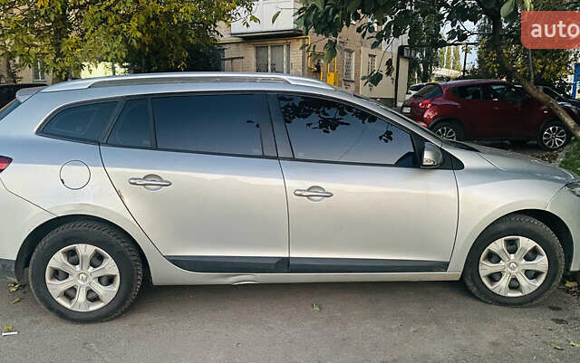 Серый Рено Меган, объемом двигателя 1.5 л и пробегом 242 тыс. км за 7999 $, фото 1 на Automoto.ua