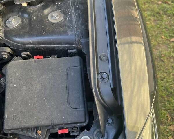 Рено Меган 2011 в Косове на Automoto.ua Серый Рено Меган, объемом двигателя 1.46 л и пробегом 254 тыс. км за 6999 $, фото 8 на Automoto.ua