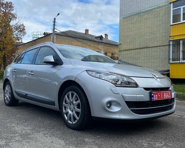 Сірий Рено Меган, об'ємом двигуна 2 л та пробігом 260 тис. км за 9899 $, фото 1 на Automoto.ua