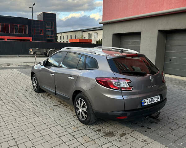 Серый Рено Меган, объемом двигателя 1.4 л и пробегом 266 тыс. км за 5500 $, фото 4 на Automoto.ua