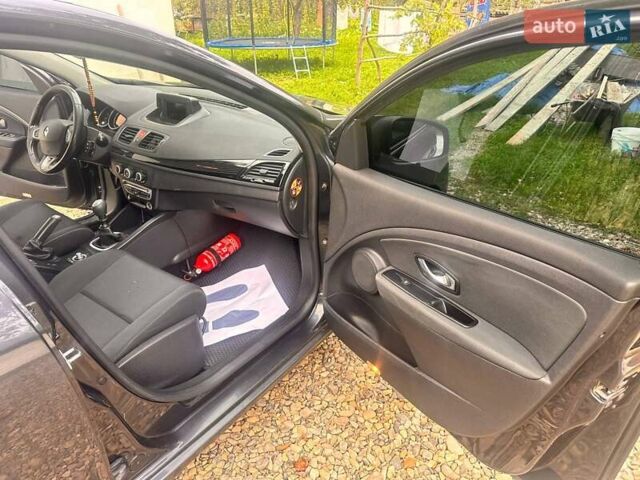 Рено Меган 2011 в Косове на Automoto.ua Серый Рено Меган, объемом двигателя 1.46 л и пробегом 254 тыс. км за 6999 $, фото 32 на Automoto.ua