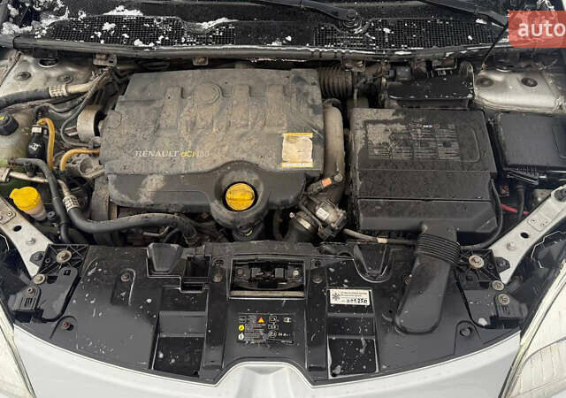 Серый Рено Меган, объемом двигателя 1.9 л и пробегом 260 тыс. км за 7200 $, фото 16 на Automoto.ua