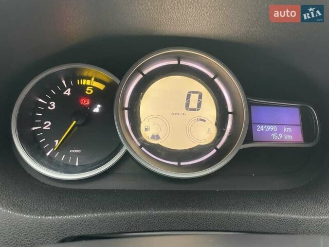 Серый Рено Меган, объемом двигателя 1.46 л и пробегом 241 тыс. км за 7500 $, фото 3 на Automoto.ua