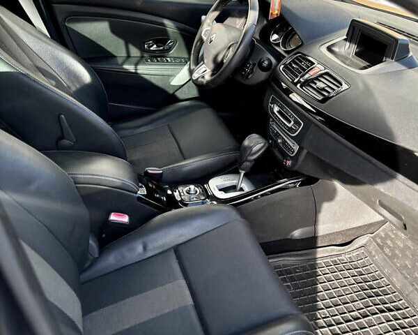 Серый Рено Меган, объемом двигателя 1.46 л и пробегом 262 тыс. км за 7800 $, фото 14 на Automoto.ua