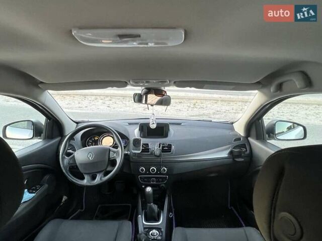 Серый Рено Меган, объемом двигателя 1.5 л и пробегом 320 тыс. км за 6400 $, фото 2 на Automoto.ua
