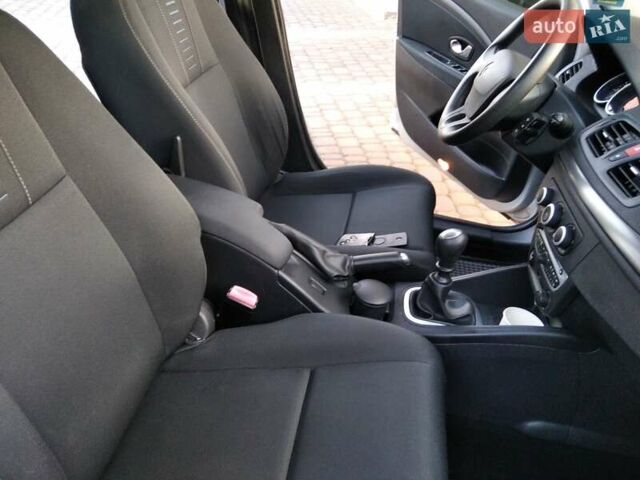 Серый Рено Меган, объемом двигателя 1.5 л и пробегом 230 тыс. км за 6700 $, фото 23 на Automoto.ua