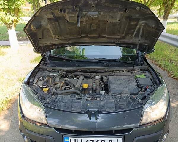Серый Рено Меган, объемом двигателя 1.46 л и пробегом 300 тыс. км за 7699 $, фото 25 на Automoto.ua