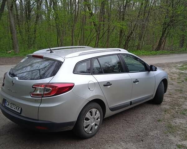 Серый Рено Меган, объемом двигателя 1.46 л и пробегом 255 тыс. км за 6800 $, фото 7 на Automoto.ua