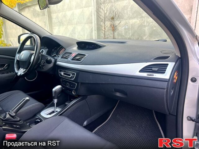 Сірий Рено Меган, об'ємом двигуна 1.5 л та пробігом 274 тис. км за 6300 $, фото 11 на Automoto.ua