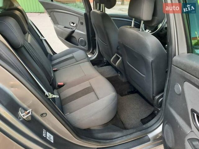 Серый Рено Меган, объемом двигателя 1.6 л и пробегом 194 тыс. км за 8100 $, фото 100 на Automoto.ua