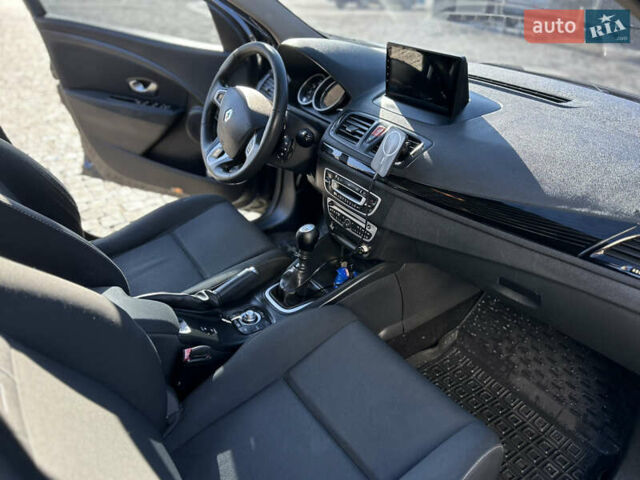 Серый Рено Меган, объемом двигателя 1.46 л и пробегом 337 тыс. км за 7200 $, фото 6 на Automoto.ua