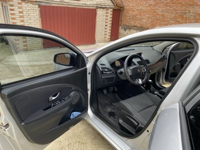 Серый Рено Меган, объемом двигателя 1.5 л и пробегом 239 тыс. км за 6700 $, фото 12 на Automoto.ua