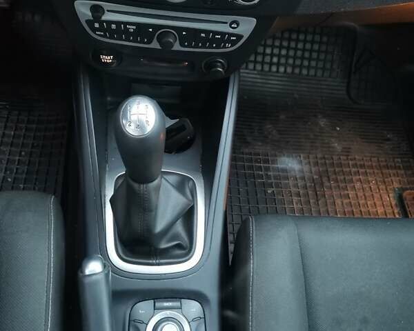 Сірий Рено Меган, об'ємом двигуна 1.46 л та пробігом 267 тис. км за 6900 $, фото 16 на Automoto.ua