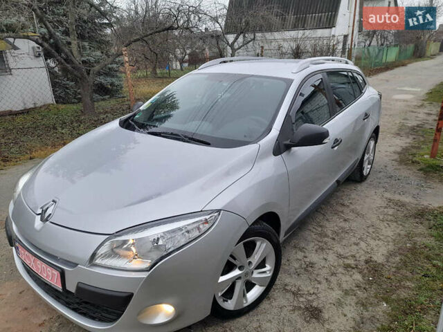 Серый Рено Меган, объемом двигателя 1.5 л и пробегом 270 тыс. км за 7350 $, фото 1 на Automoto.ua