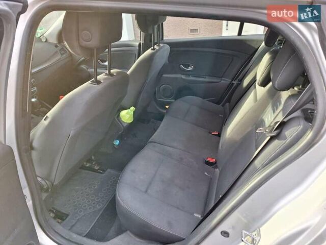 Серый Рено Меган, объемом двигателя 0 л и пробегом 280 тыс. км за 3800 $, фото 6 на Automoto.ua