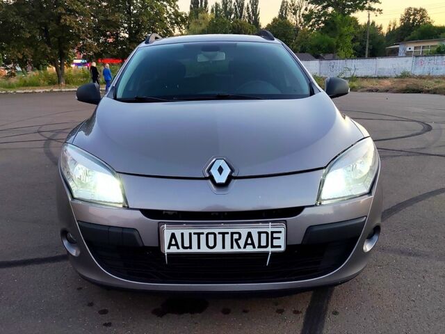 Серый Рено Меган, объемом двигателя 1.5 л и пробегом 270 тыс. км за 5350 $, фото 1 на Automoto.ua