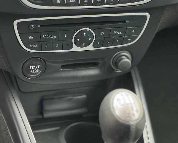 Сірий Рено Меган, об'ємом двигуна 1.46 л та пробігом 270 тис. км за 7800 $, фото 28 на Automoto.ua