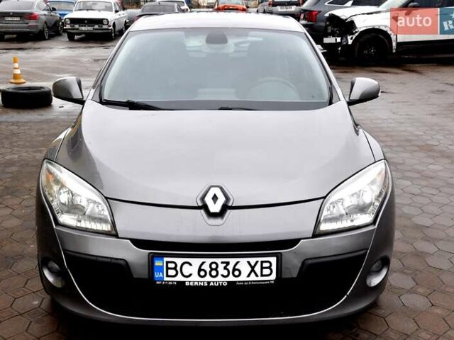 Сірий Рено Меган, об'ємом двигуна 1.5 л та пробігом 250 тис. км за 6500 $, фото 3 на Automoto.ua