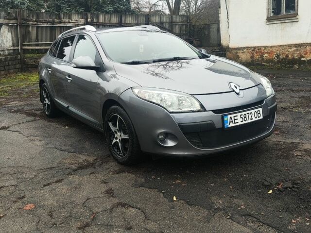 Серый Рено Меган, объемом двигателя 1.5 л и пробегом 223 тыс. км за 6600 $, фото 3 на Automoto.ua
