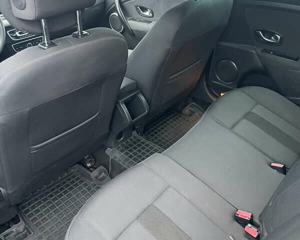 Серый Рено Меган, объемом двигателя 1.46 л и пробегом 305 тыс. км за 6899 $, фото 7 на Automoto.ua