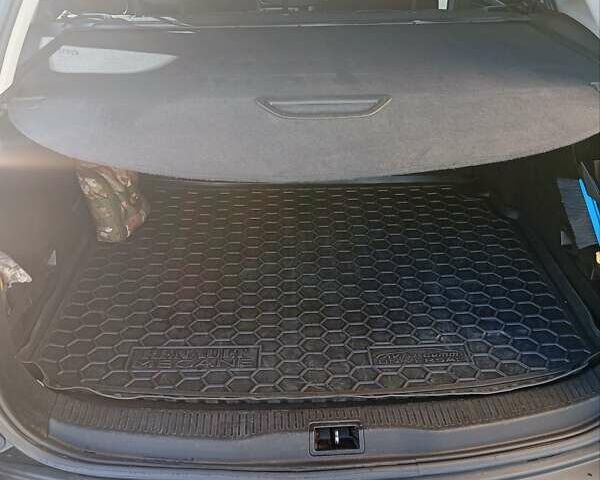 Серый Рено Меган, объемом двигателя 1.46 л и пробегом 340 тыс. км за 6700 $, фото 42 на Automoto.ua