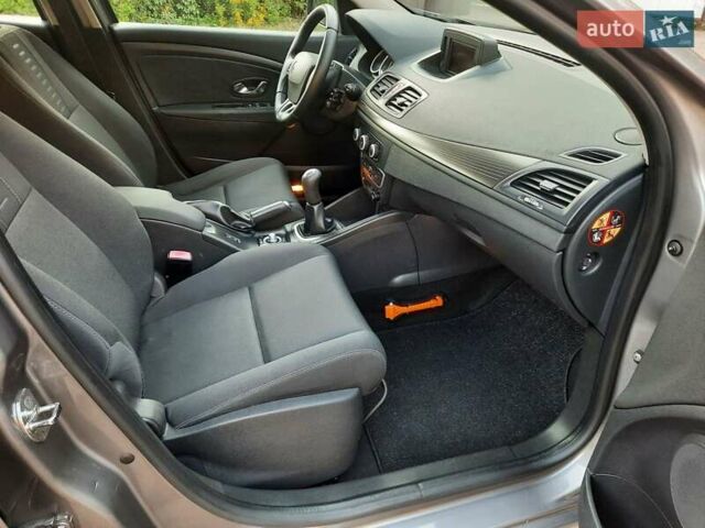 Серый Рено Меган, объемом двигателя 1.6 л и пробегом 201 тыс. км за 7700 $, фото 80 на Automoto.ua