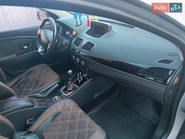 Серый Рено Меган, объемом двигателя 1.46 л и пробегом 305 тыс. км за 6500 $, фото 2 на Automoto.ua