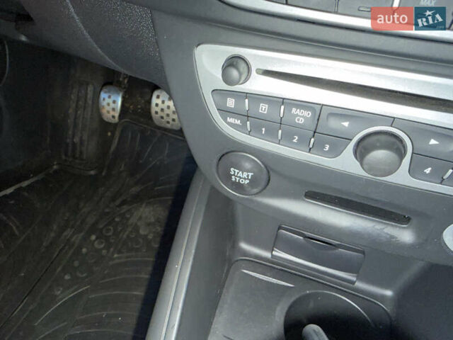 Сірий Рено Меган, об'ємом двигуна 1.5 л та пробігом 260 тис. км за 7550 $, фото 58 на Automoto.ua
