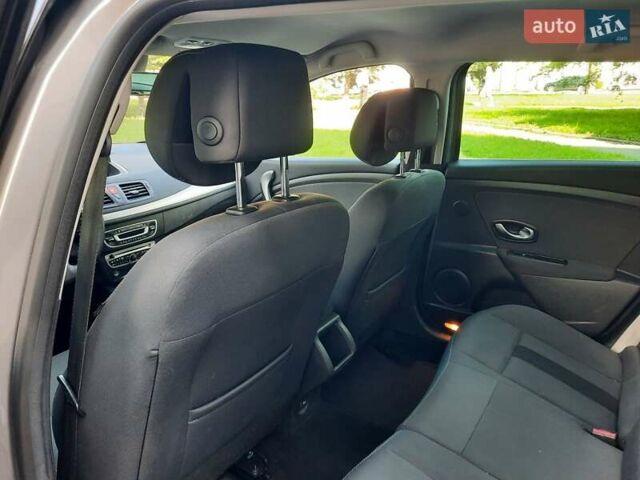 Серый Рено Меган, объемом двигателя 1.6 л и пробегом 194 тыс. км за 8100 $, фото 74 на Automoto.ua