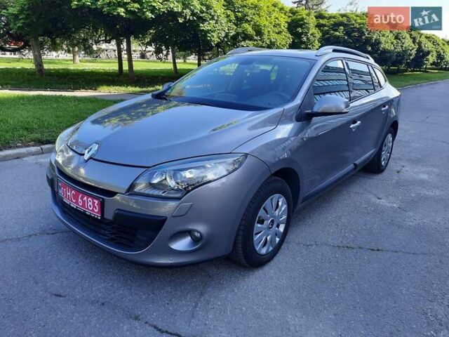 Серый Рено Меган, объемом двигателя 1.6 л и пробегом 194 тыс. км за 8100 $, фото 4 на Automoto.ua