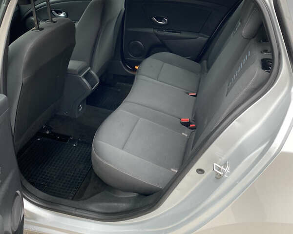 Серый Рено Меган, объемом двигателя 1.5 л и пробегом 277 тыс. км за 6999 $, фото 21 на Automoto.ua