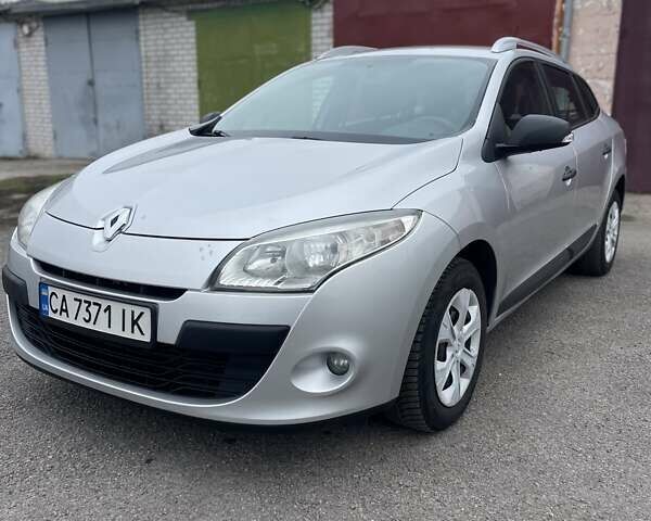 Сірий Рено Меган, об'ємом двигуна 1.46 л та пробігом 268 тис. км за 6400 $, фото 1 на Automoto.ua