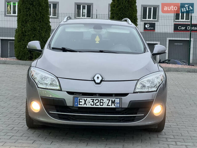 Серый Рено Меган, объемом двигателя 1.46 л и пробегом 220 тыс. км за 7900 $, фото 44 на Automoto.ua