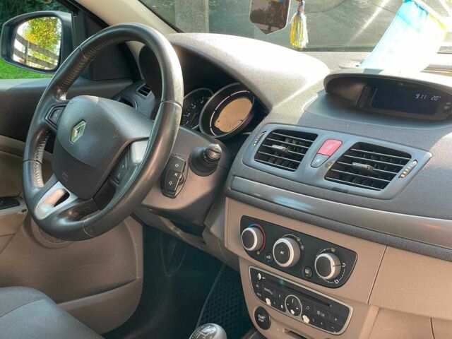 Сірий Рено Меган, об'ємом двигуна 1.5 л та пробігом 266 тис. км за 6440 $, фото 19 на Automoto.ua