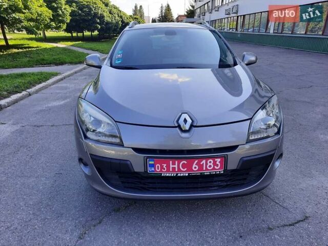 Серый Рено Меган, объемом двигателя 1.6 л и пробегом 194 тыс. км за 8100 $, фото 2 на Automoto.ua